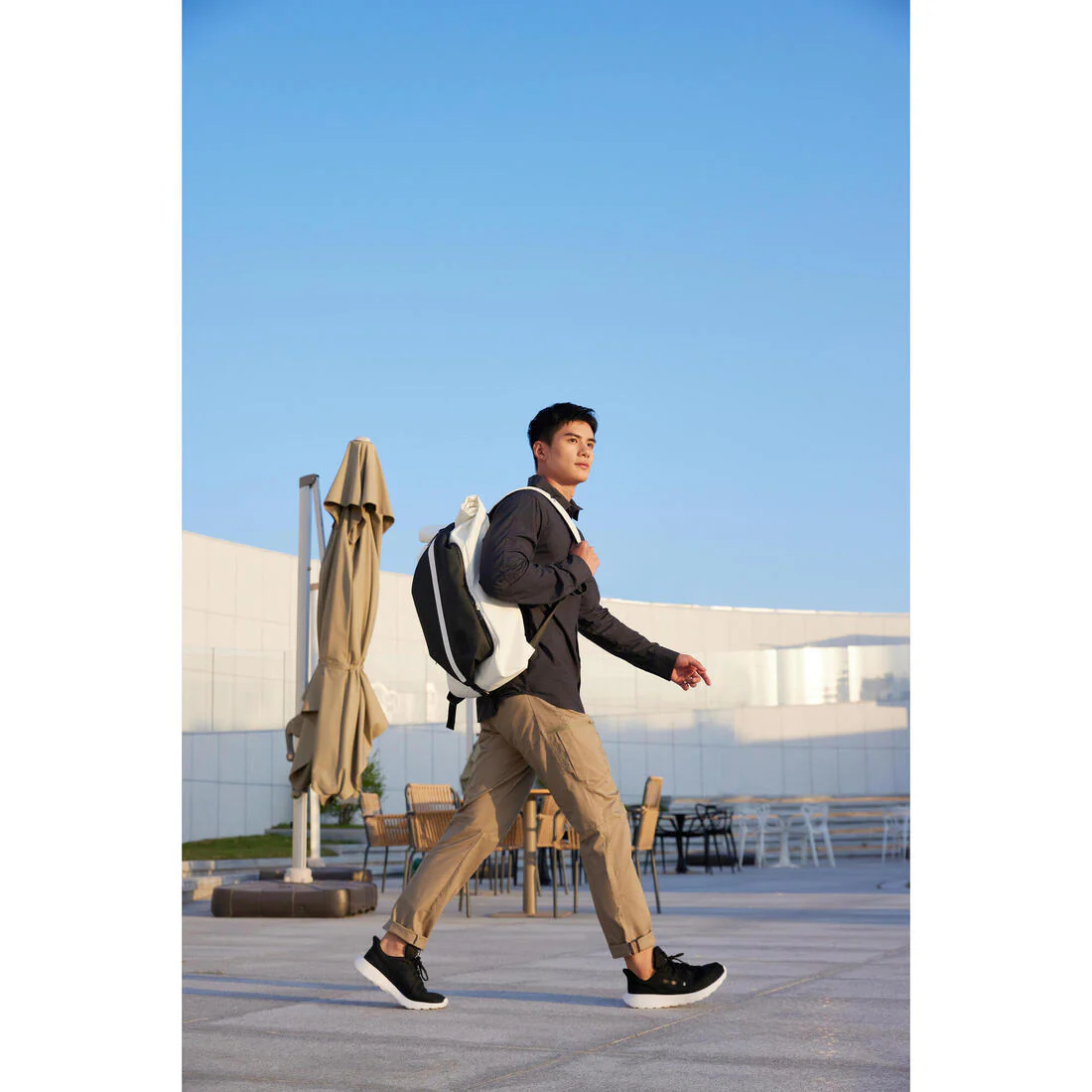 Tenis para caminar negros para hombre KLNJ Be Essential - Image 10