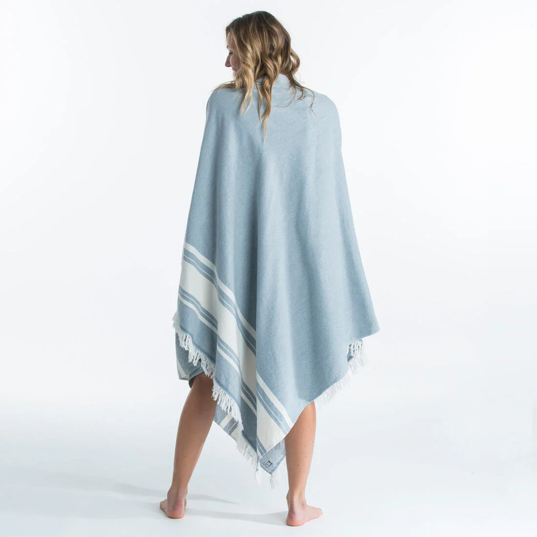 Toalla Playa-Poncho Gris-Azul 190 x 190 cm - Image 4