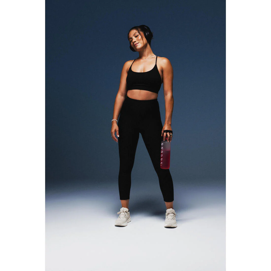 Top deportivo tipo bralette acanalado negro para mujer - Image 11