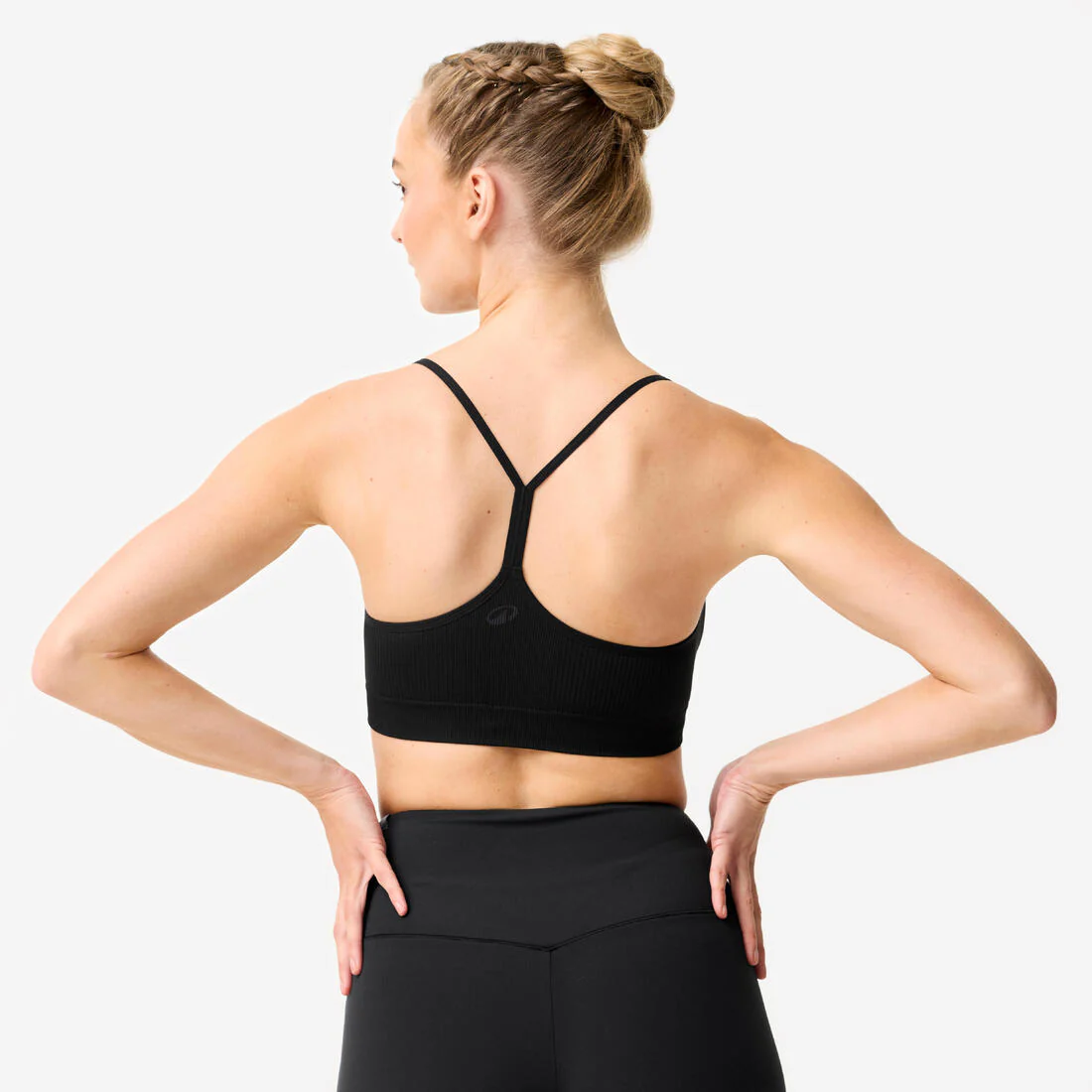 Top deportivo tipo bralette acanalado negro para mujer - Image 4