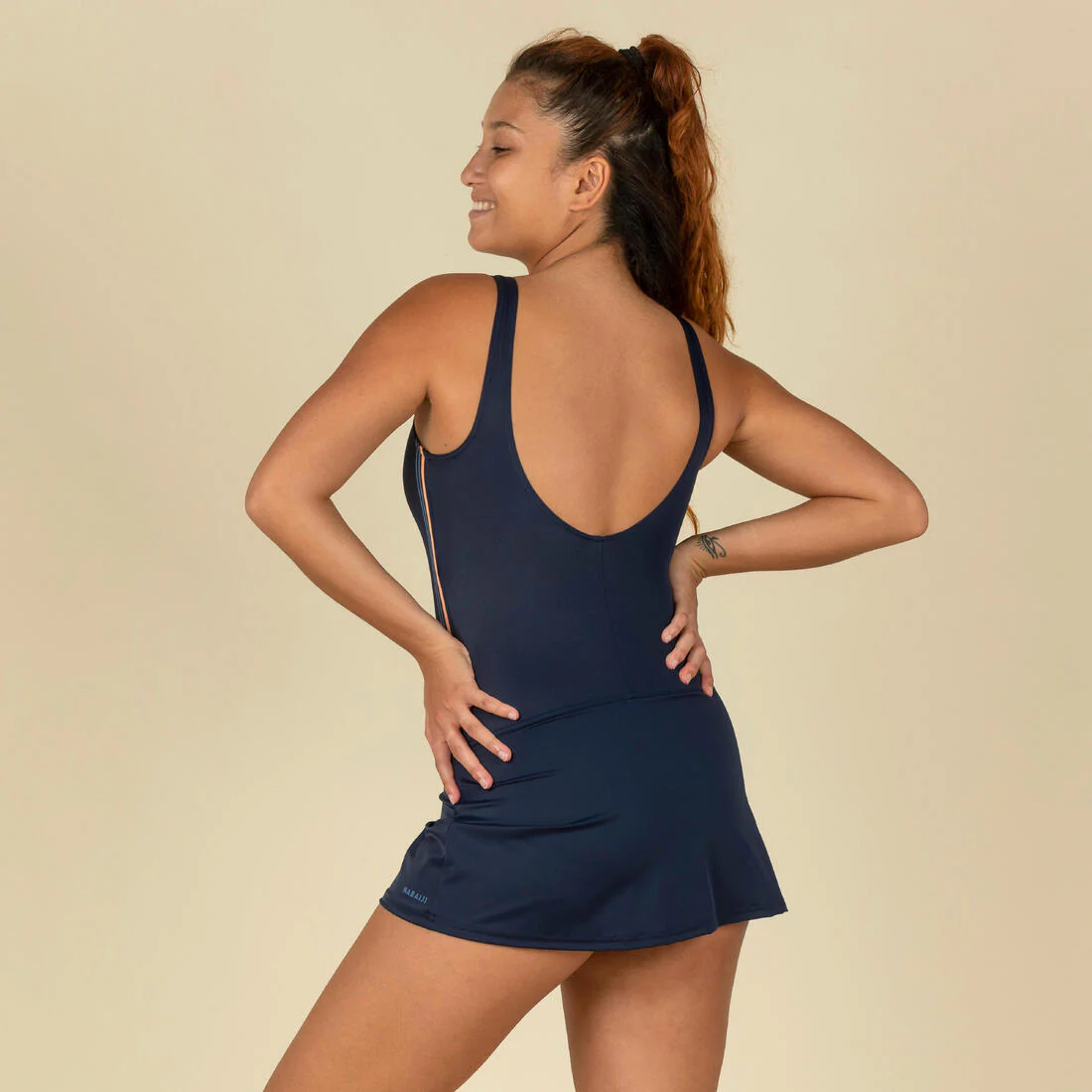 Traje de baño con faldita y bandas azul marino para mujer Heva - Image 2